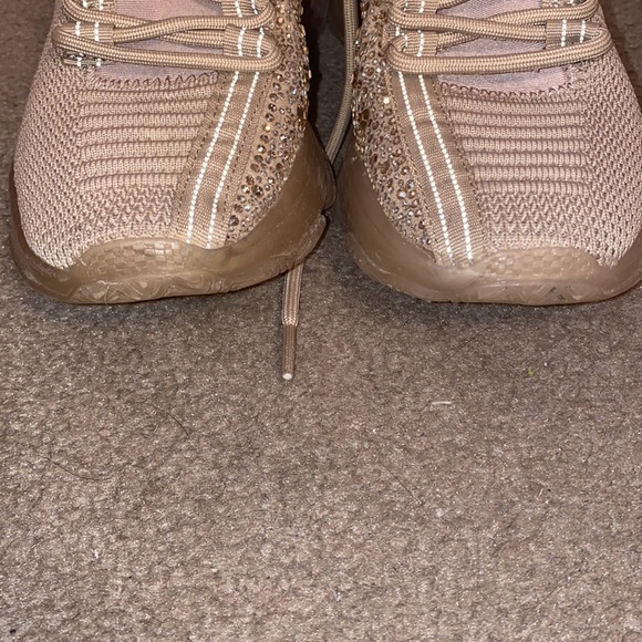 Steve Madden Maxima Blush Multi Sneakers - Picture 6 of 9